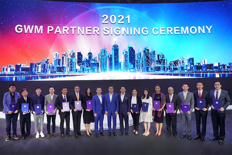 Van cuoc lon vao oto dien Thai Lan anh 1