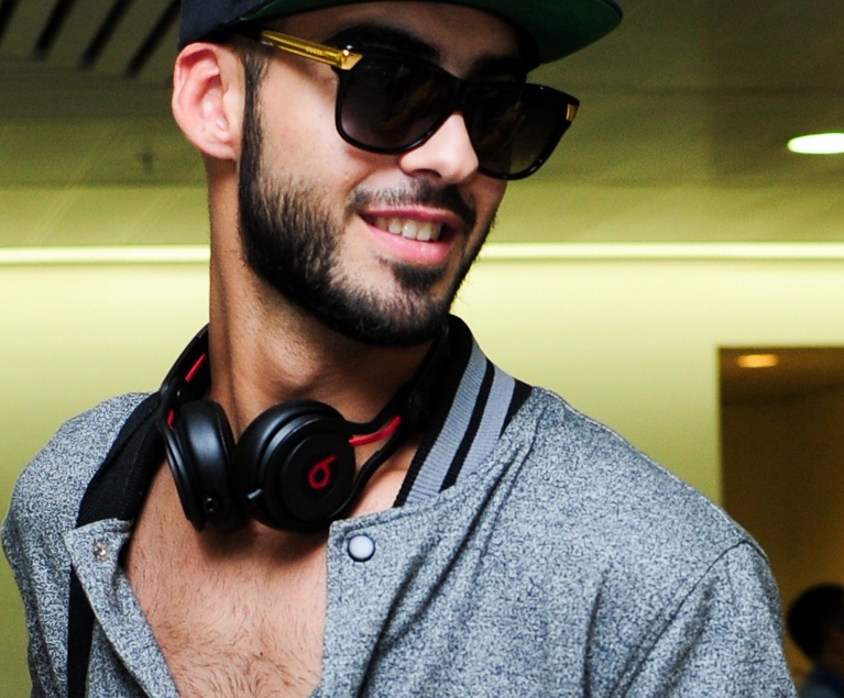 Thoi trang san bay cua 'trai dep truc xuat' hinh anh