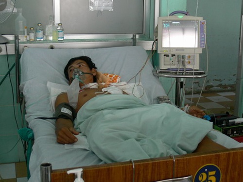 Ghen tuong, vo dung dao dam thung tim chong hinh anh