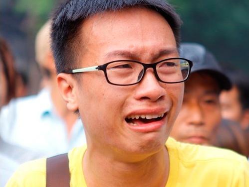 Gioi tre oa khoc theo linh cuu Dai tuong Vo Nguyen Giap hinh anh