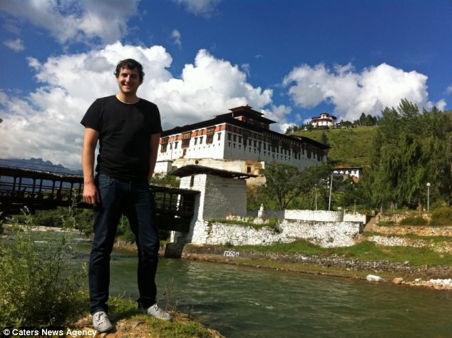 Chang trai dat chan den 196 quoc gia trong 5 nam hinh anh