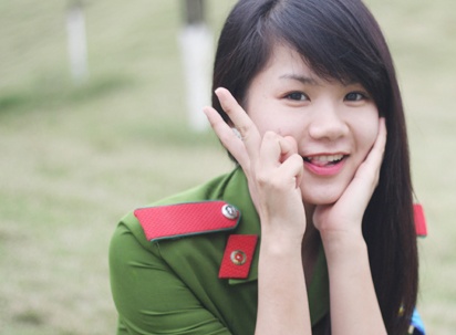 Khi nu sinh canh sat dong phim 'Cham tay vao noi nho' hinh anh