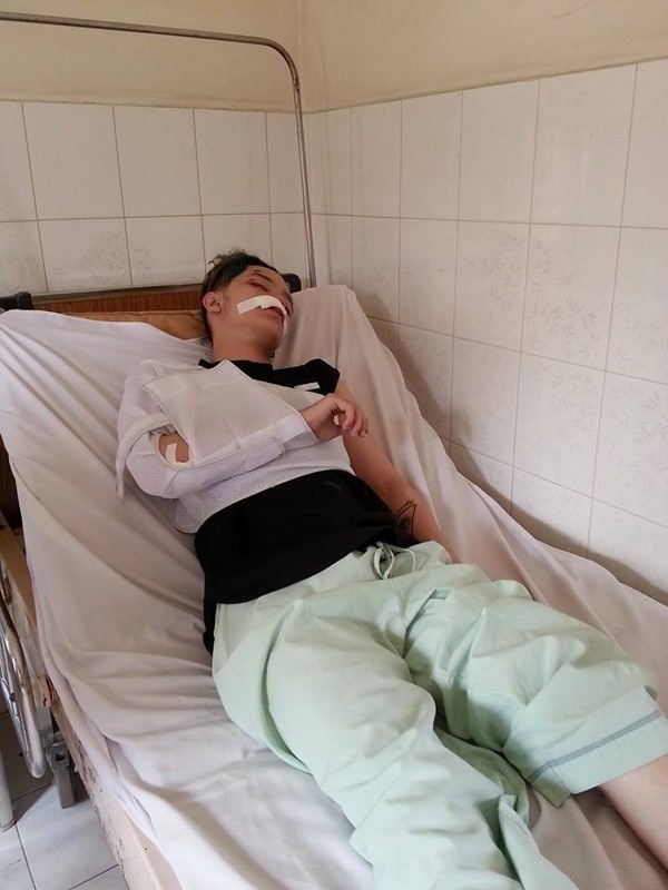 Thời gian qua, hot boy Kelbin Lei đã bị cướp trên đường từ nhà đến phim trường và vấp phải một vài chấn thương, xước xát. Điều đáng buồn là Kelbin cho biết dù bị cướp và bị thương giữa đường như vậy nhưng không một ai ra giúp đỡ, hay ít ra là cho mượn điện thoại gọi. Mãi tới lúc 2 người cùng đoàn làm phim đi ngang qua thì Kelbin mới được đưa vào bệnh viện.