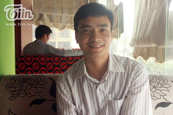 Thay giao day tieng Anh so huu giong hat hay nhu ca si hinh anh