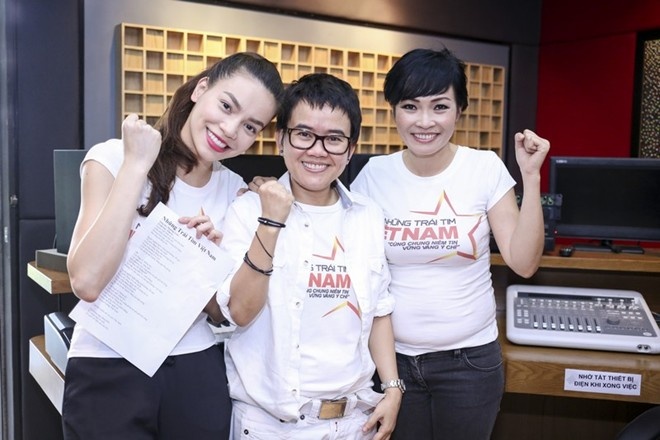Phuong Thanh, Hoai Lam cung an tuong voi Le Roi hinh anh