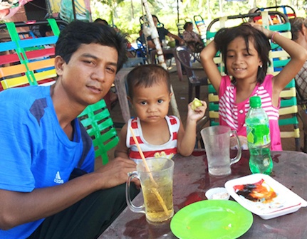 Cha con dua me... di thi hinh anh