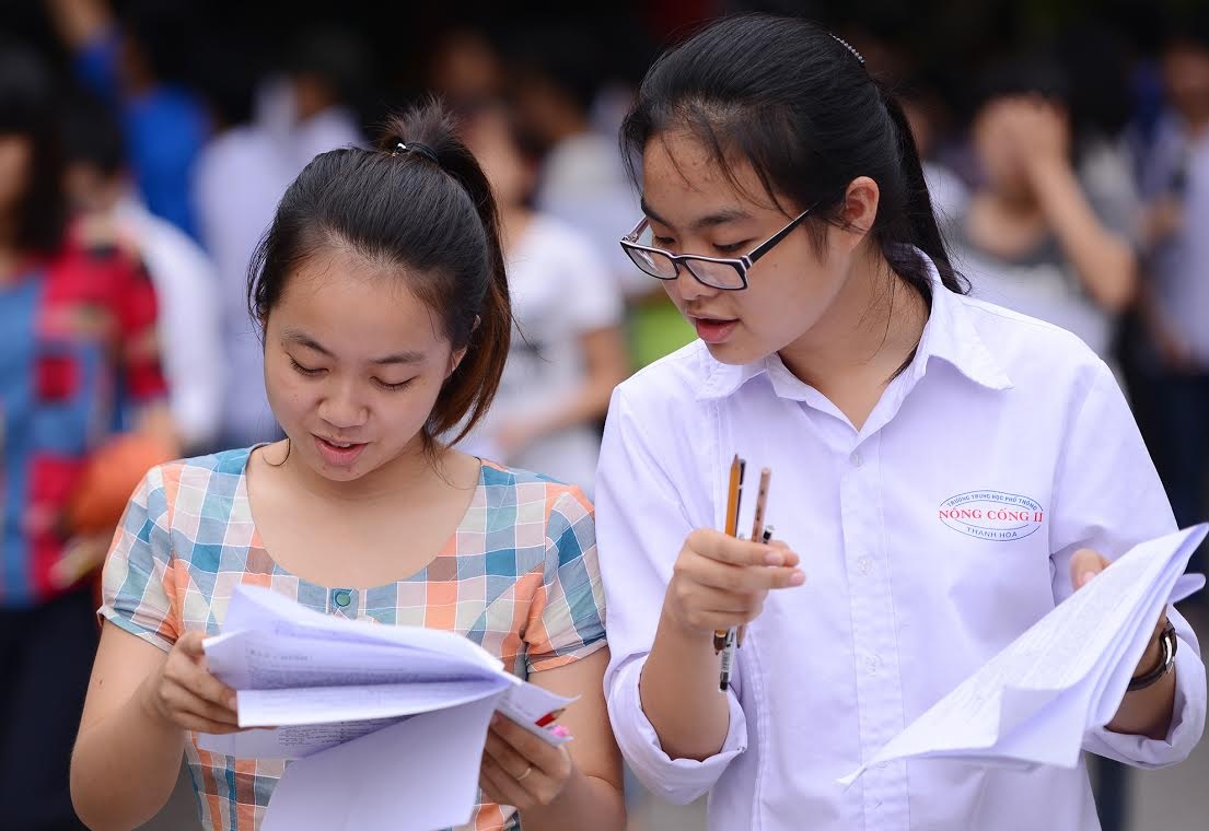 Si tu cuoi vui ve khi de Hoa, tieng Anh vua suc hinh anh