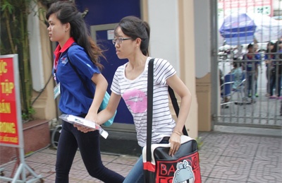 Hang loat si tu ta hoa vi nham mon Toan thanh Van hinh anh