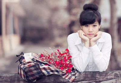 Nu sinh hoc gioi, cao 1,75 m nhu nguoi mau hinh anh