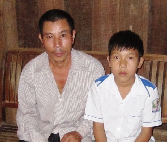 Nhat duoc 20 trieu dong, hoc sinh lop 7 tra lai nguoi mat hinh anh