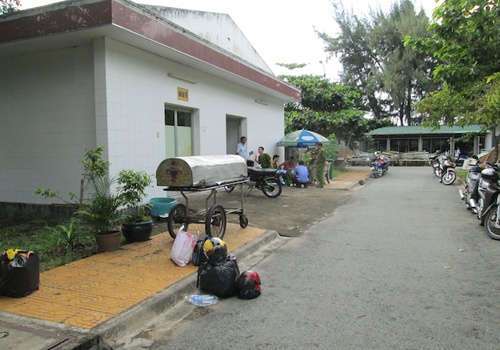 Sinh 'ep' tre 1,7kg, ca 2 me con tu vong hinh anh