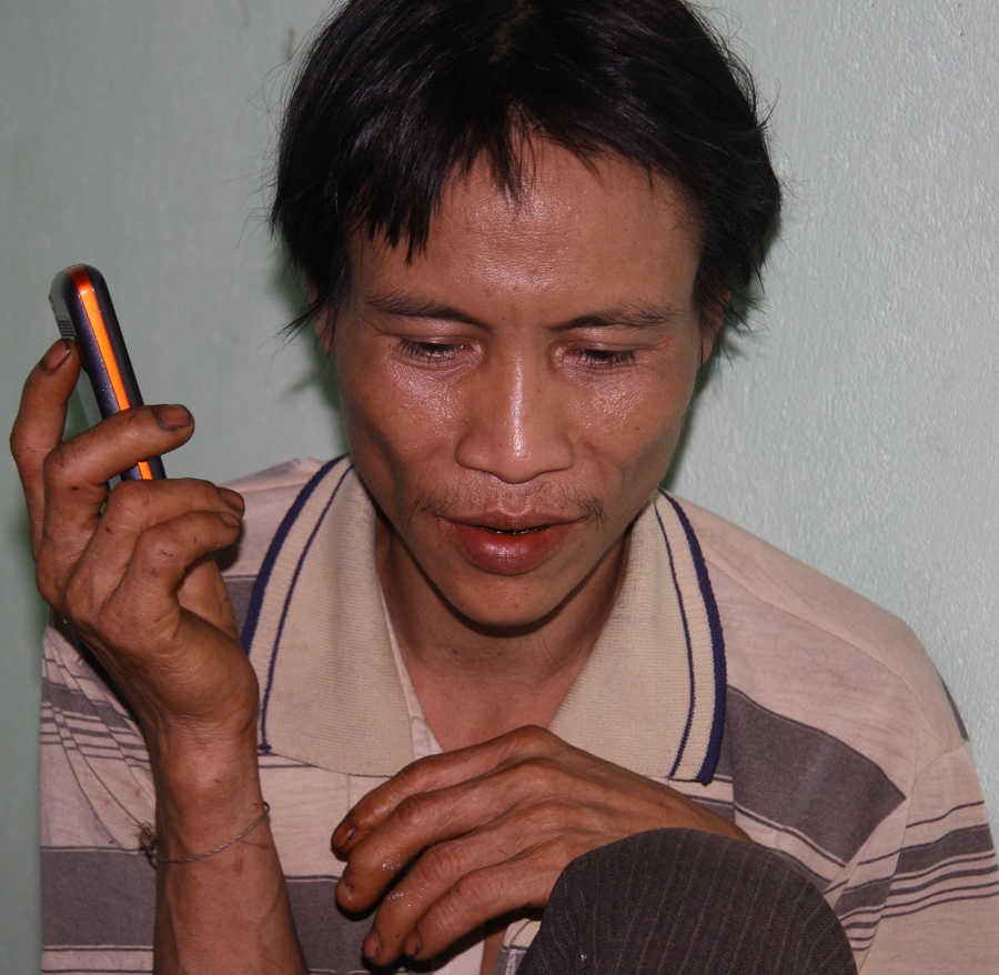 Nhung dieu chua ke ve cha con 'nguoi rung' o Quang Ngai hinh anh