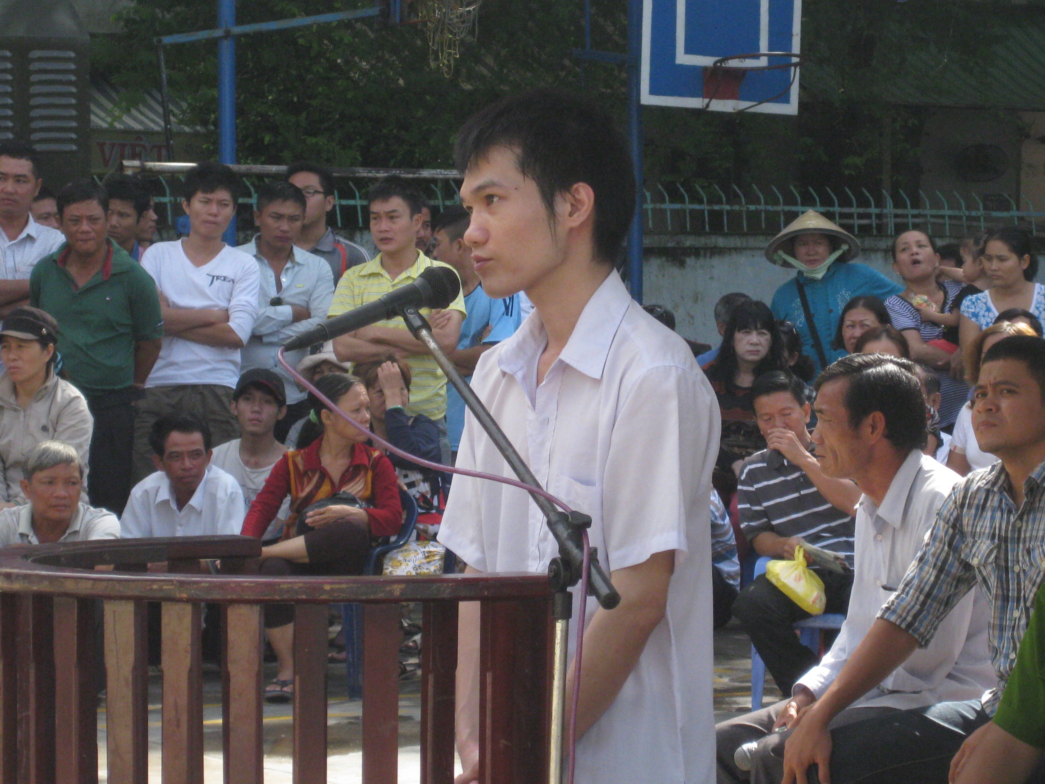 Tu hinh ten cuop dien cuong dam chem nguoi hinh anh