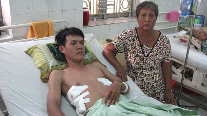 Tran khi mang phoi trai, bac si mo ben phai hinh anh