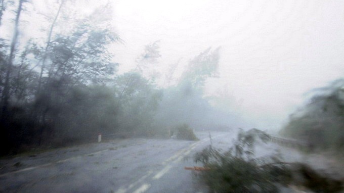 Gio bao tiep tuc tan pha Quang Binh hinh anh