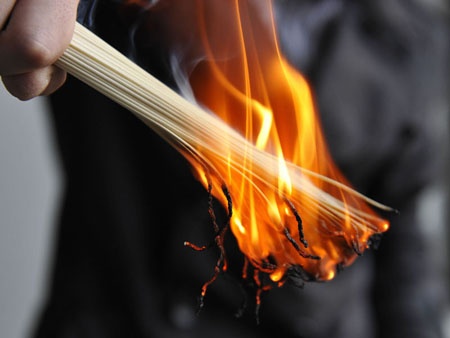 Bi kiem diem vi dot tay hoc tro, co giao uong thuoc doc hinh anh