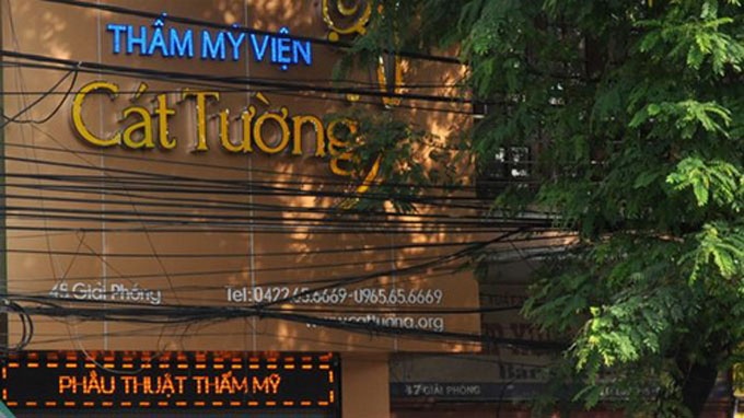 Hang loat tham my vien tu dong cua sau vu bac si vut xac hinh anh