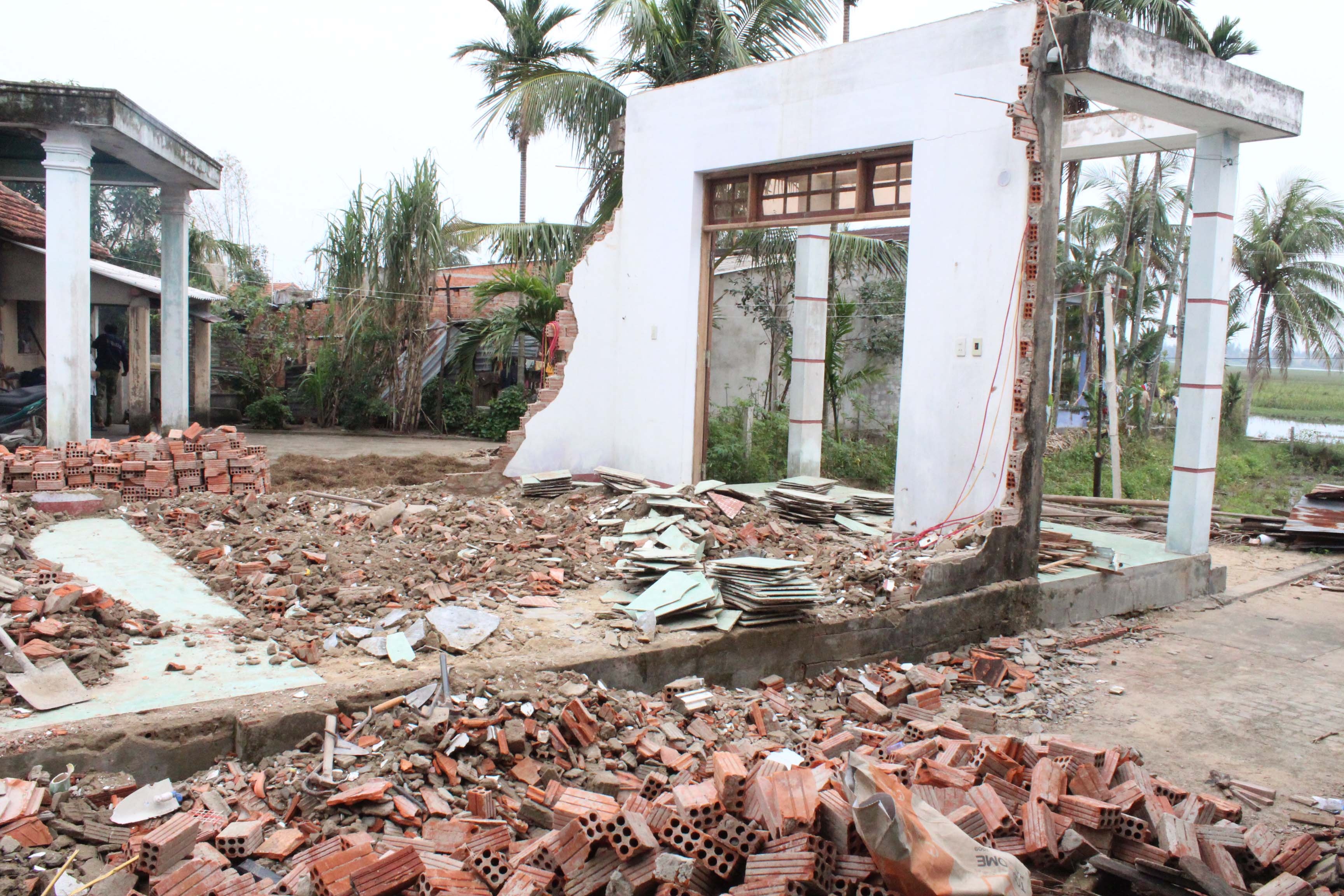 Canh hoang tan o Quang Nam sau bao 15 ngay hinh anh