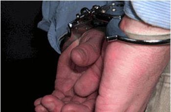 Bat tam giam 3 can bo Thanh tra giao thong hinh anh