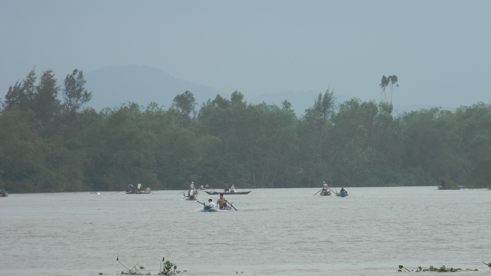 650 trieu tien luong huu, che do cua xa Gari bi lu cuon troi hinh anh