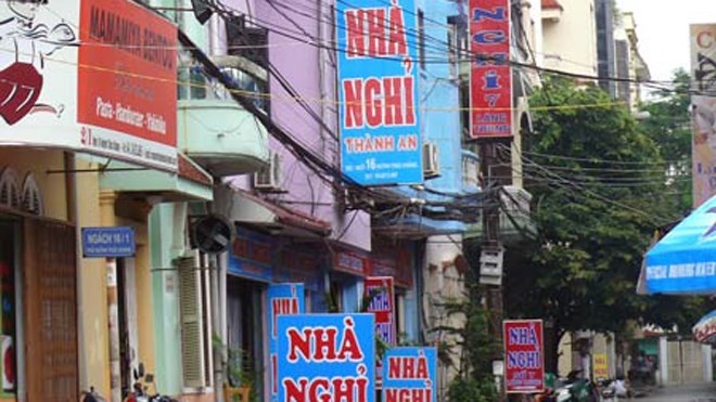 May quay len tran vao nha nghi, khach san hinh anh