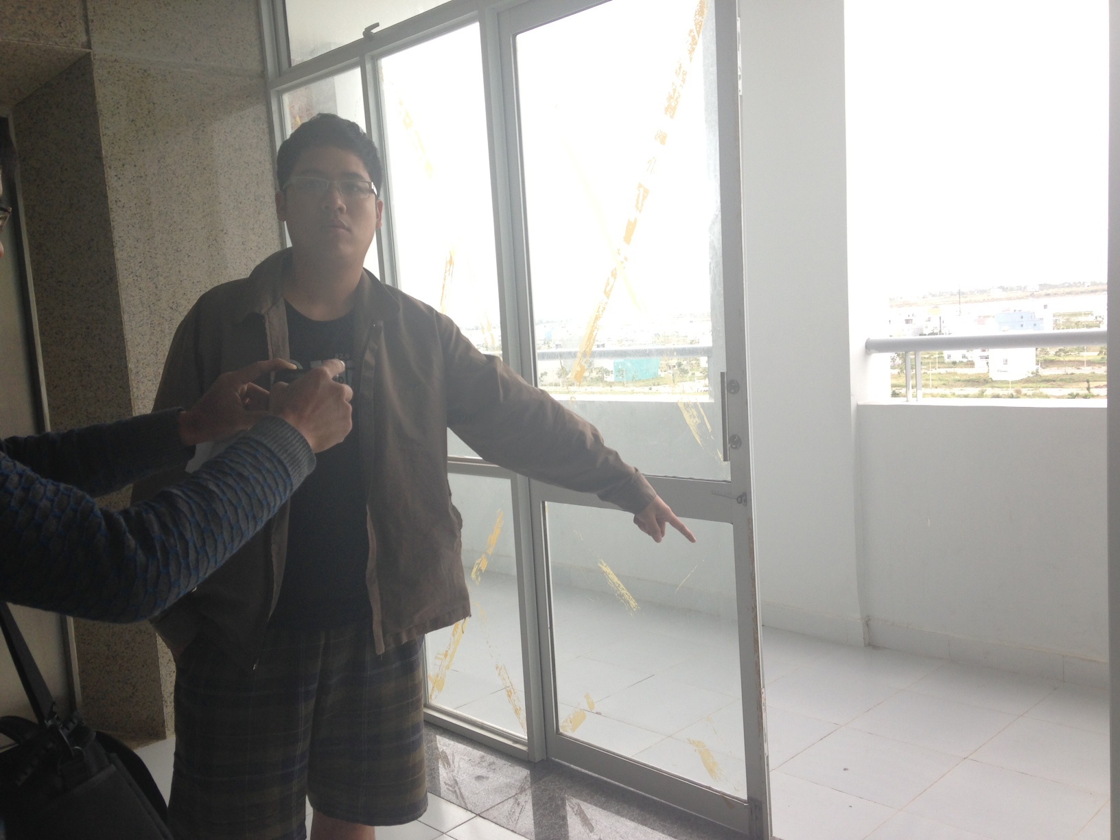 'Khi cong an den thi Thuc buong tay tu tang 9 roi xuong dat' hinh anh