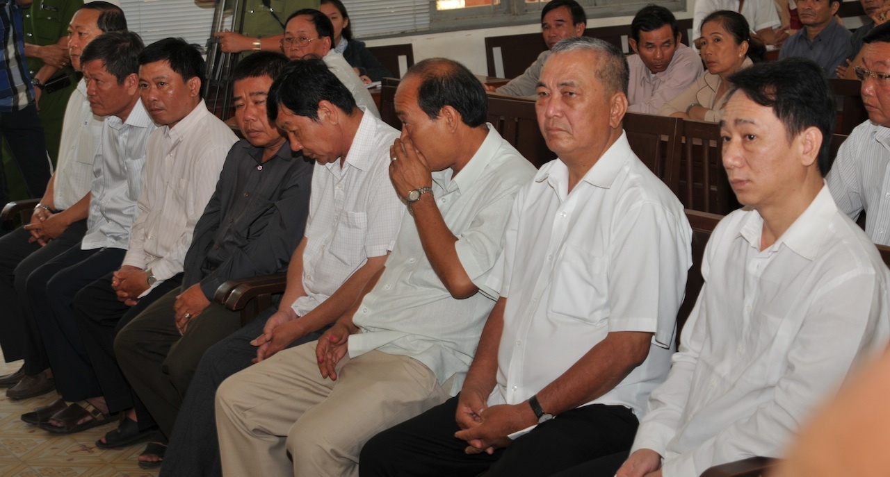 Hoan phien toa xet xu cuu lanh dao huyen Hong Ngu hinh anh