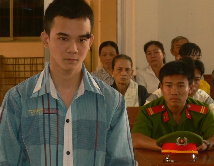 Chem nguoi vi thua ca cuoc trong luong con ga hinh anh