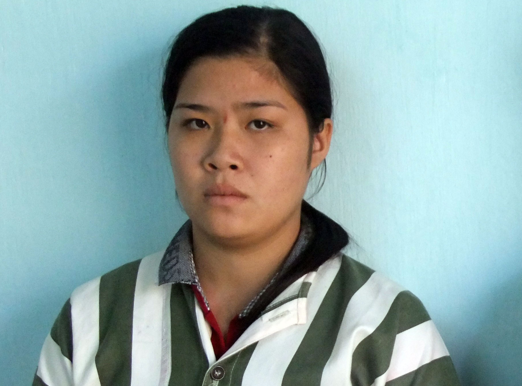 Nu quai 9X gia lam canh sat di lua dao hinh anh