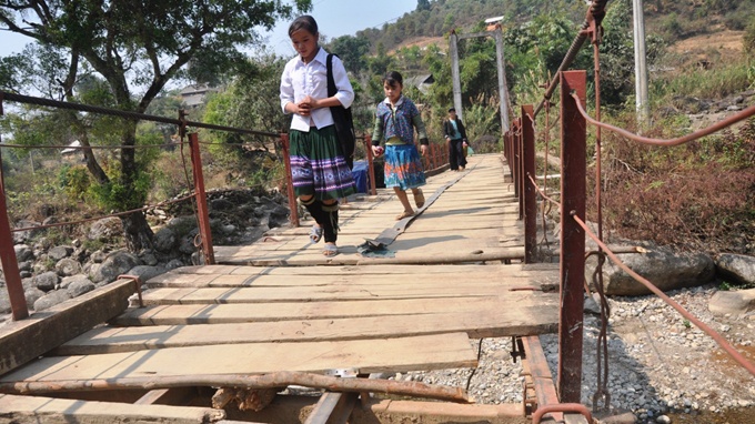 Nhieu cau tam, cau treo cho sap o Lai Chau hinh anh