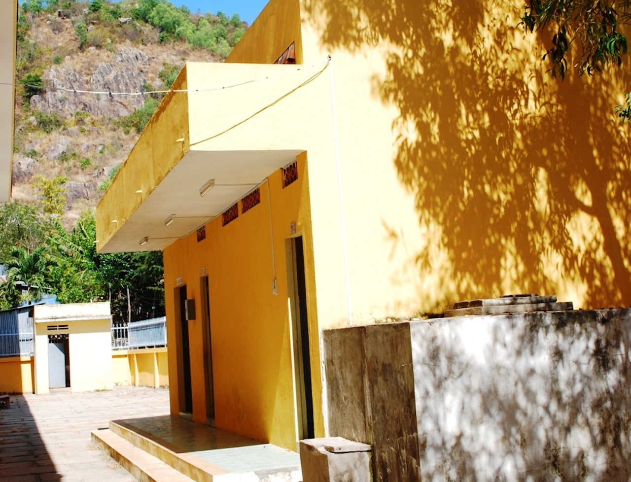 Loi khai cua nu sinh bi thay giao cuong buc hinh anh