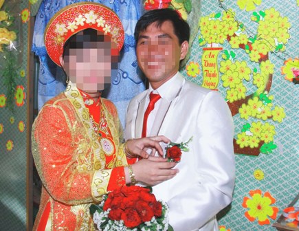 Mot cong an xa cuoi co dau moi 16 tuoi? hinh anh