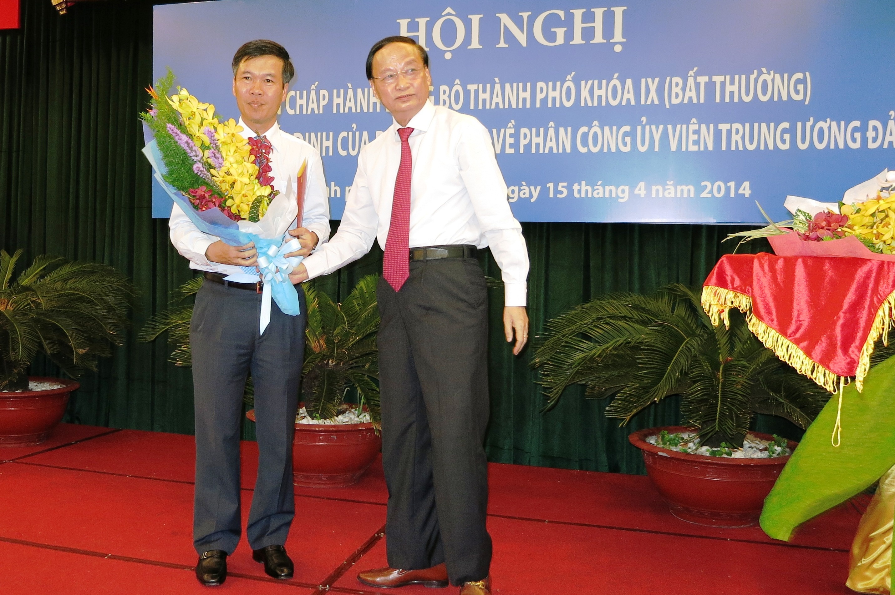 Ong Vo Van Thuong lam Pho bi thu Thanh uy TP.HCM hinh anh