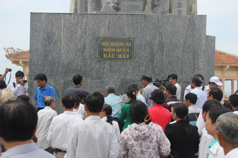 Ngu dan Ly Son phan doi hanh dong cua Trung Quoc hinh anh