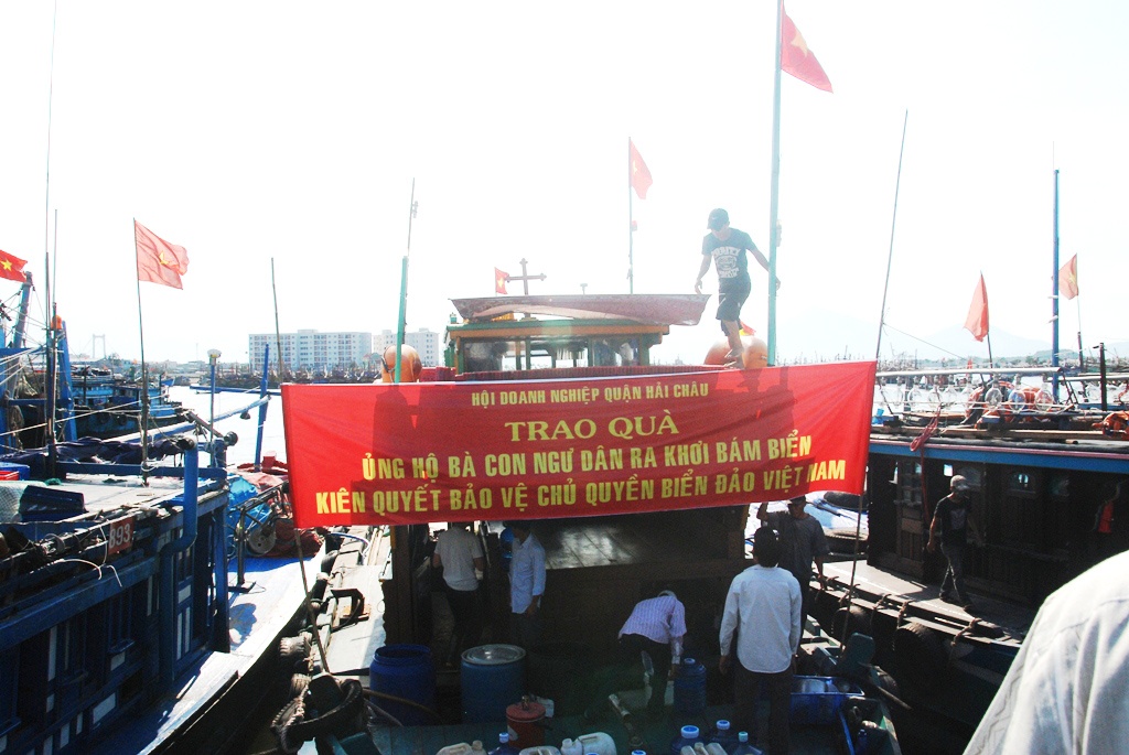 6 tau ca cong suat lon ra Hoang Sa tiep suc bao ve chu quyen hinh anh