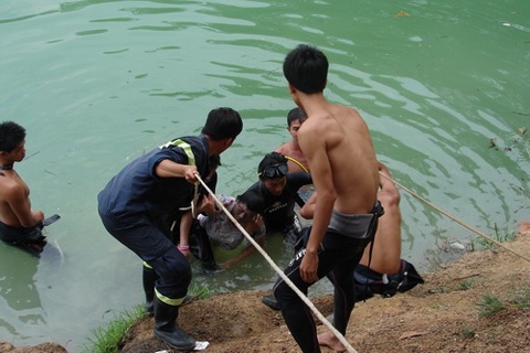 Moi ngay, 9 thanh thieu nien chet duoi hinh anh