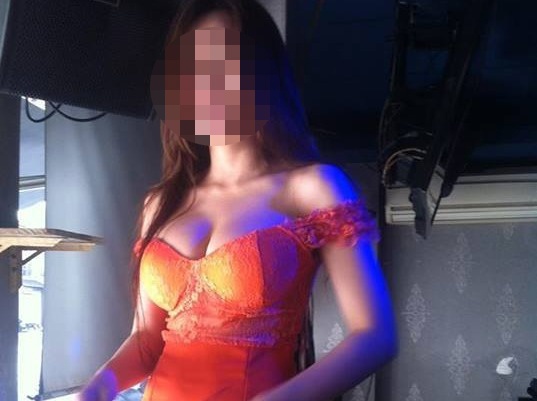 Nhung nu DJ nong bong trong quan ca phe o Sai Gon hinh anh