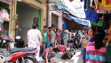 Cam bua dong dinh giet me va ba ngoai 86 tuoi hinh anh