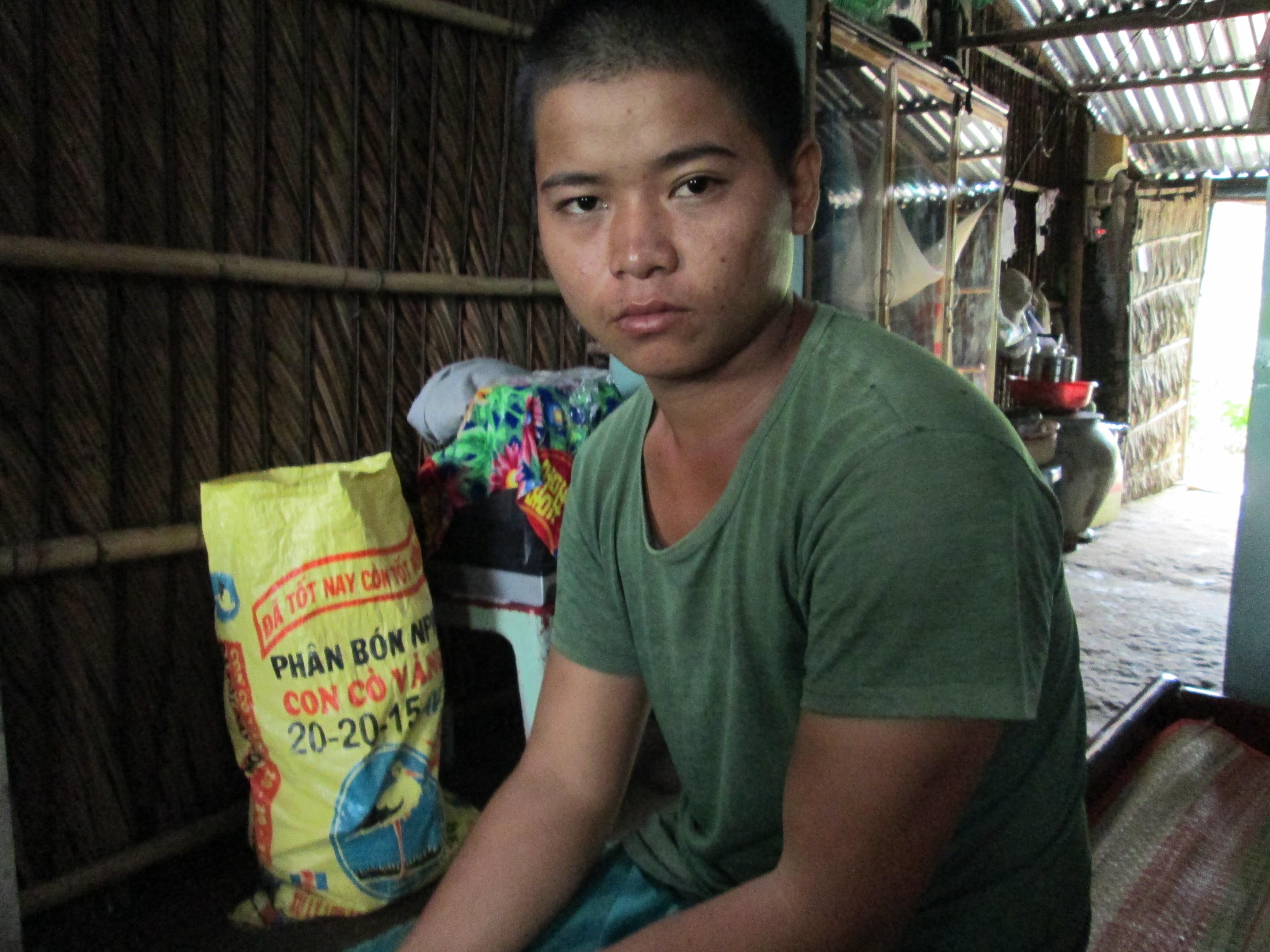 Xin 10.000 dong khong duoc, xach dao chem ngang co cha ban hinh anh