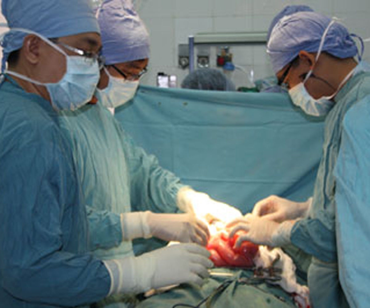 Ruot bi hoai tu vi nuot... 2 cai rang gia hinh anh