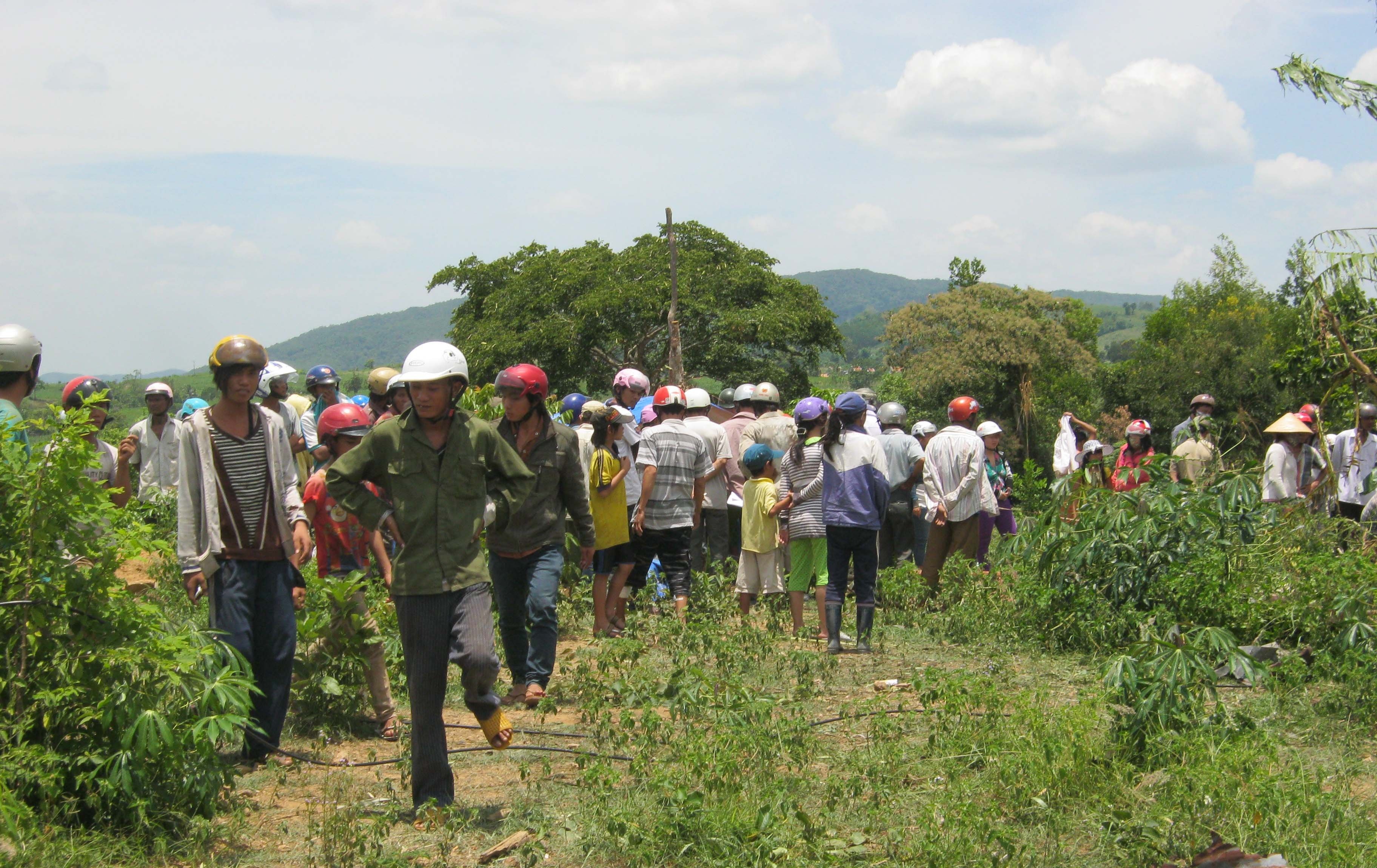Cua bom lay sat, 2 nguoi chet khong toan thay hinh anh