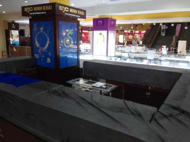 Trom 'vieng' tiem vang, ngan hang trong Maximark Cong Hoa hinh anh