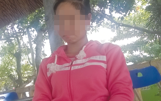 Hang loat co gai tre bien mat giua thanh pho hinh anh