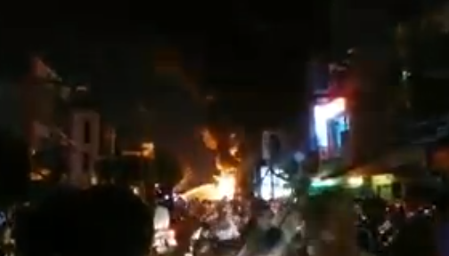 Chay lon giua dem o Sai Gon hinh anh