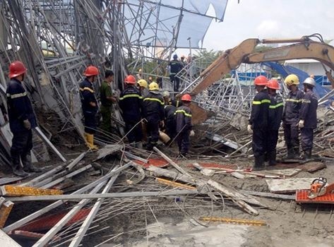 Hien truong vu sap gian giao cong trinh 17 tang o Sai Gon hinh anh