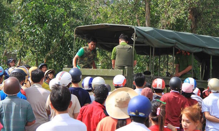 40 canh sat bao vay nghi can ban chet 2 nguoi o Phu Quoc hinh anh