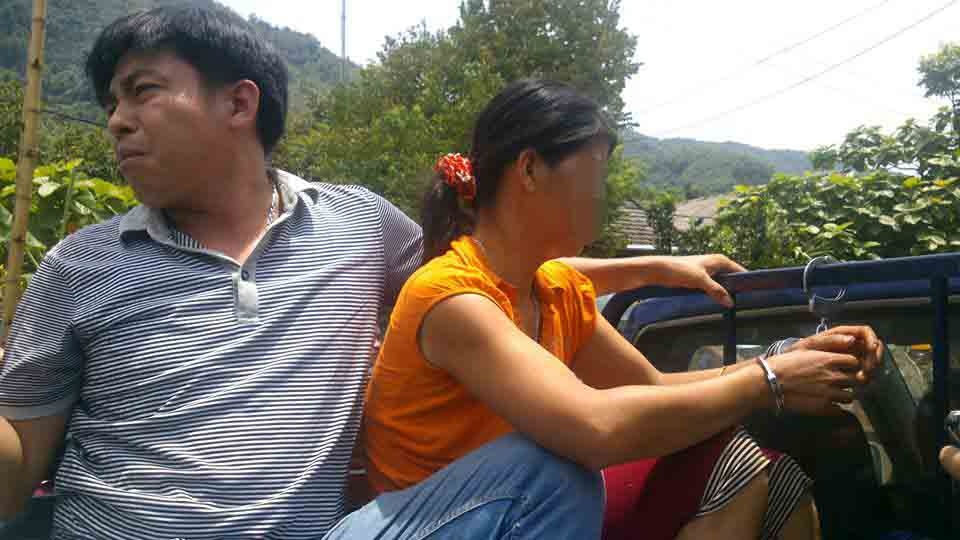 Dua nghi can Han len xe ve noi lay loi khai hinh anh