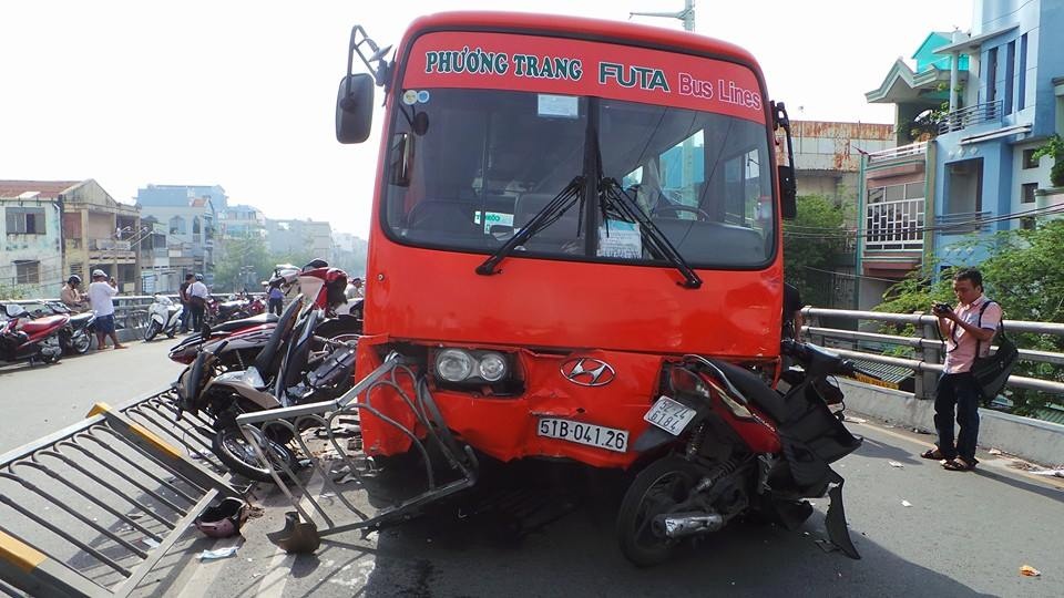 Hang Phuong Trang len tieng ve tong xe tren cau vuot Cay Go hinh anh