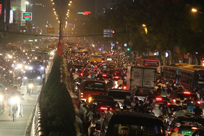 Ket xe 'tho khong noi' o nut giao thong Lang Cha Ca hinh anh