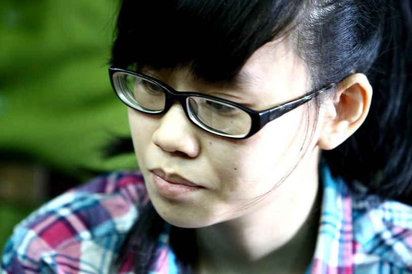 2 nghi can truoc vanh mong ngua hinh anh